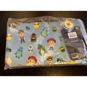 Disney Loungefly Zip Pouch Wallet Cosmetic Bag Purse w Wristlet Strap! NWT A18